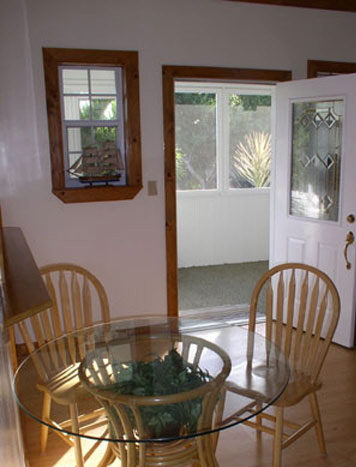 Key West Vacation Cottage - Living Room